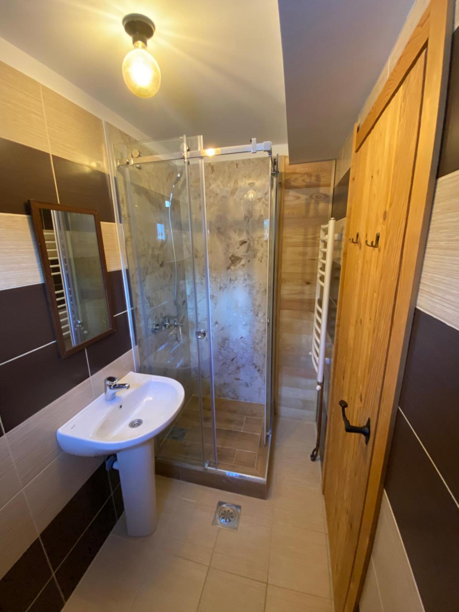 Pubhouse & Rooms Pahulja Колашин Екстер'єр фото
