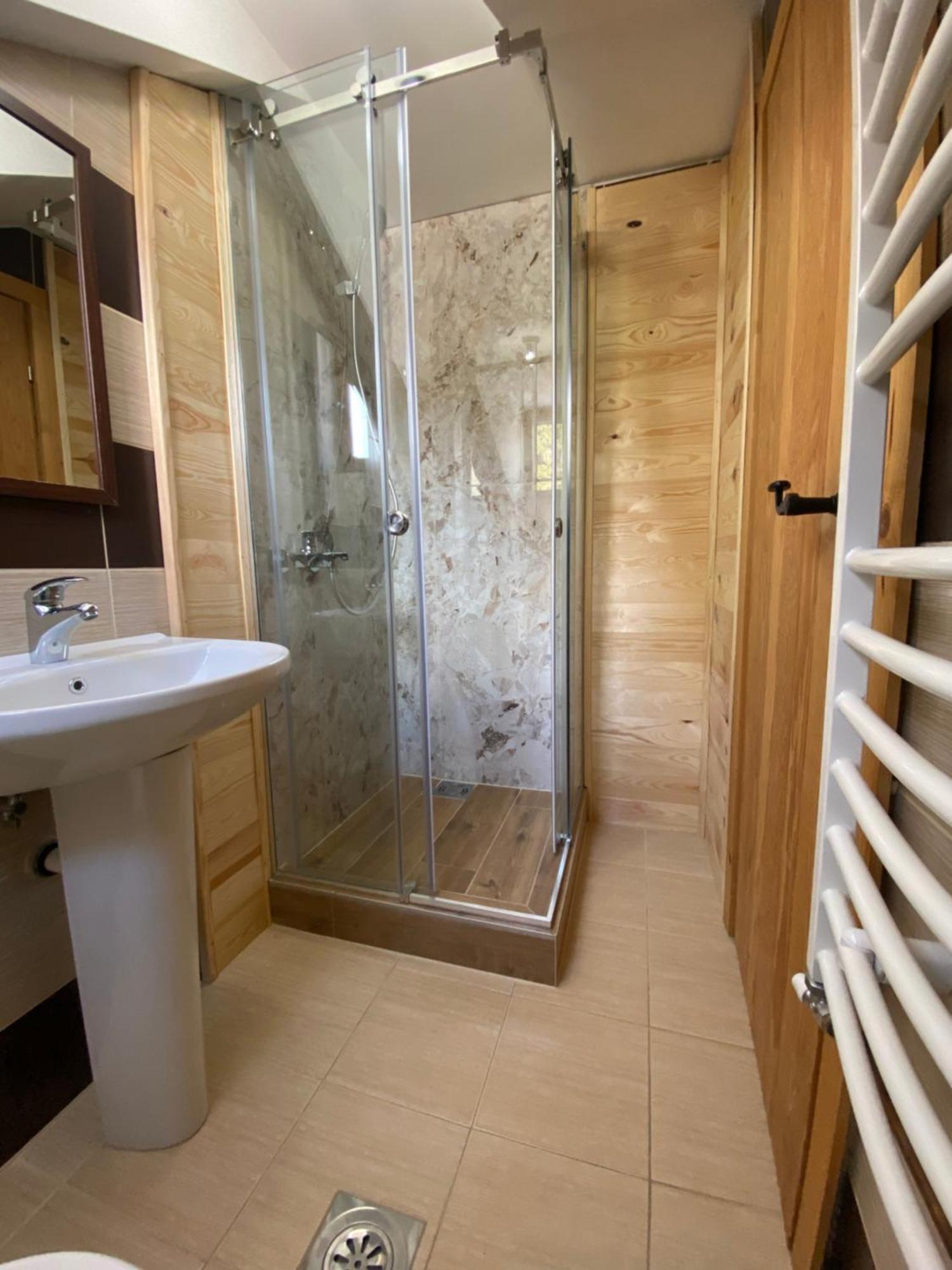 Pubhouse & Rooms Pahulja Колашин Екстер'єр фото