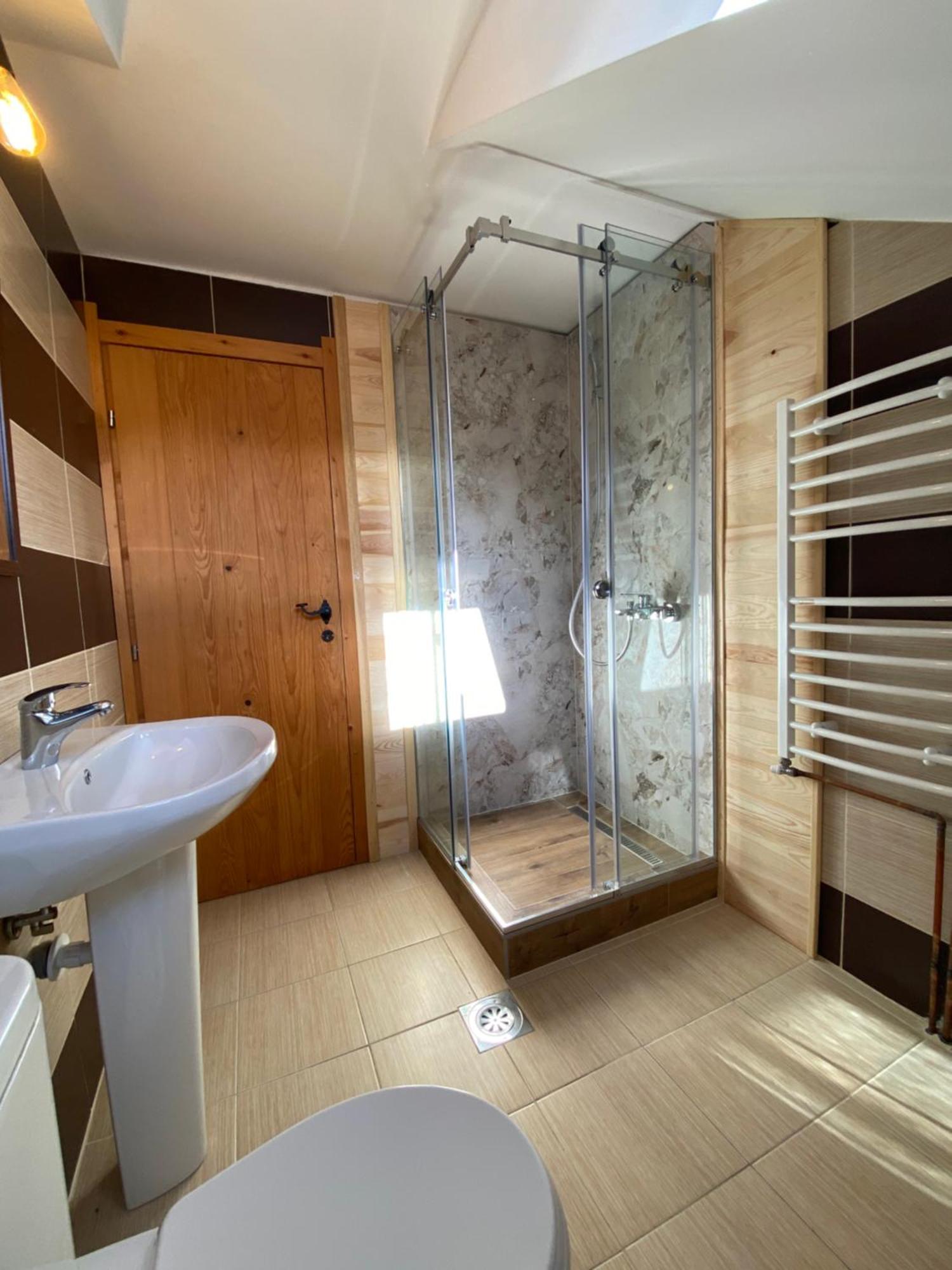 Pubhouse & Rooms Pahulja Колашин Екстер'єр фото