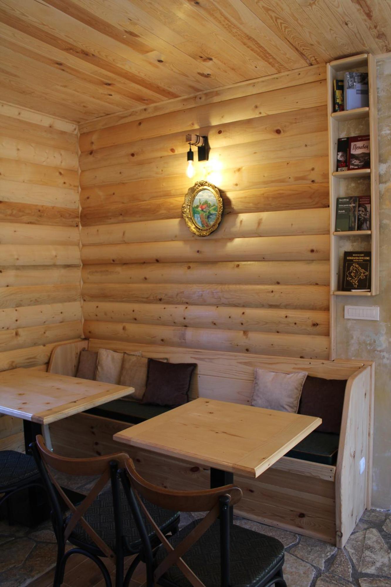 Pubhouse & Rooms Pahulja Колашин Екстер'єр фото