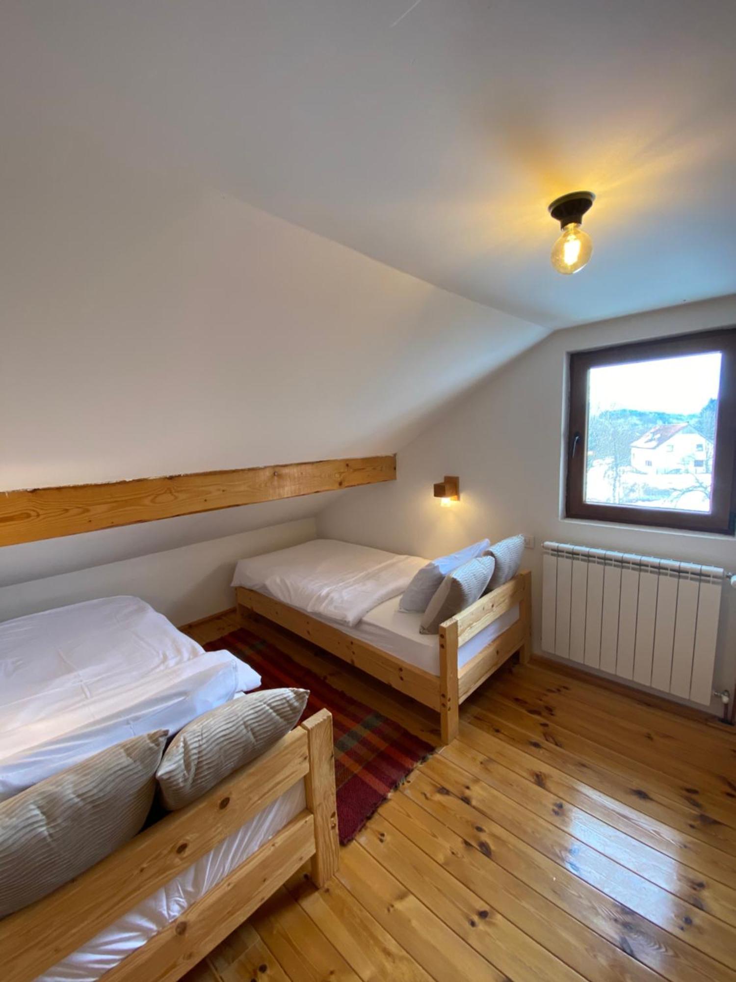 Pubhouse & Rooms Pahulja Колашин Екстер'єр фото